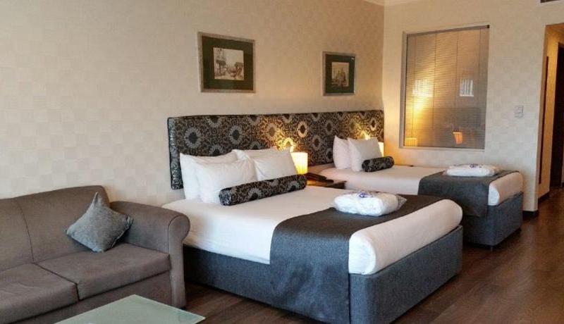 Adela Hotel 