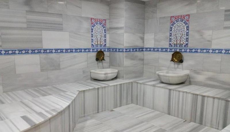 Adela Hotel 