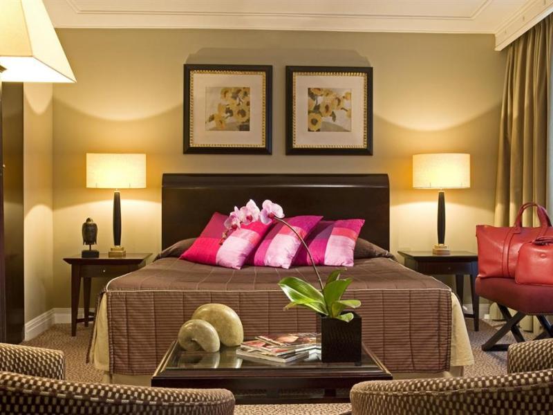 Warwick Paris