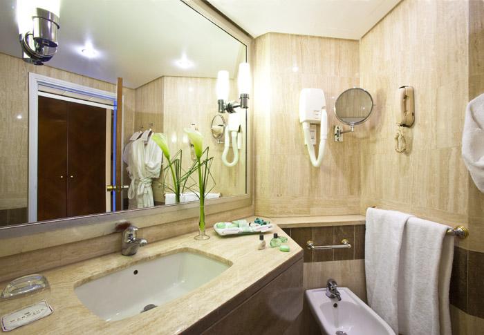 Warwick Paris
