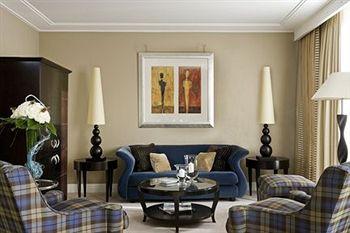 Warwick Paris