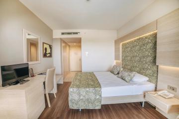 Отель A Good Life Utopia Family Resort  Турция, Окурджалар, фото 7