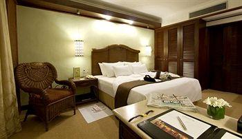 Waterfront Airport Hotel and Casino Mactan