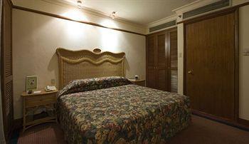 Waterfront Airport Hotel and Casino Mactan