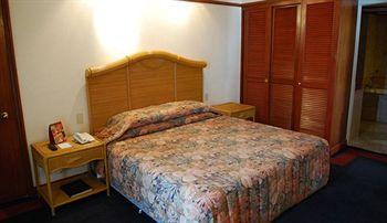 Waterfront Airport Hotel and Casino Mactan