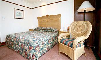 Waterfront Airport Hotel and Casino Mactan