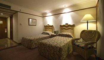 Waterfront Airport Hotel and Casino Mactan