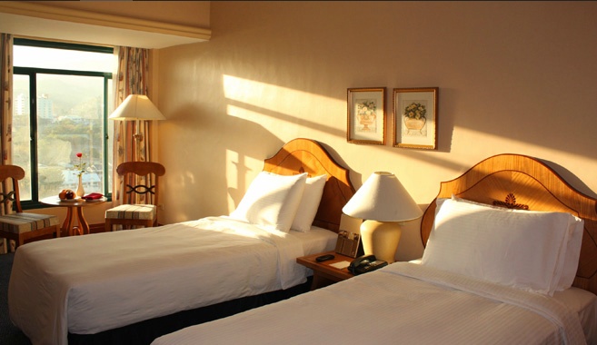 Waterfront Cebu City Hotel & Casino 