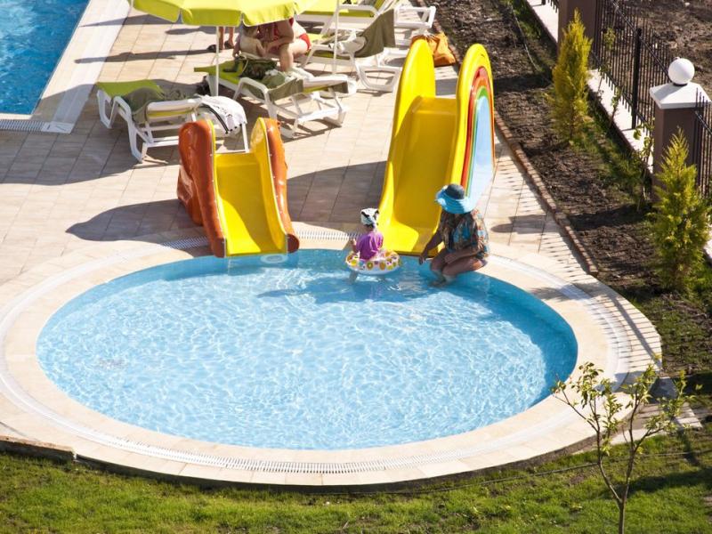 MG White Lilyum Hotel