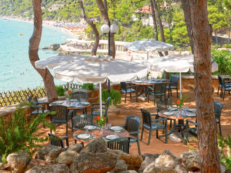 White Rocks Hotel & Bungalows