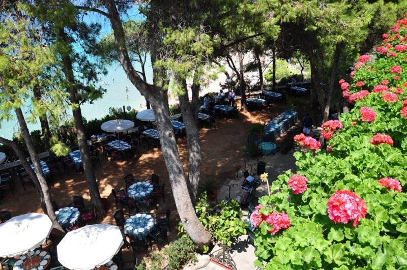 White Rocks Hotel & Bungalows