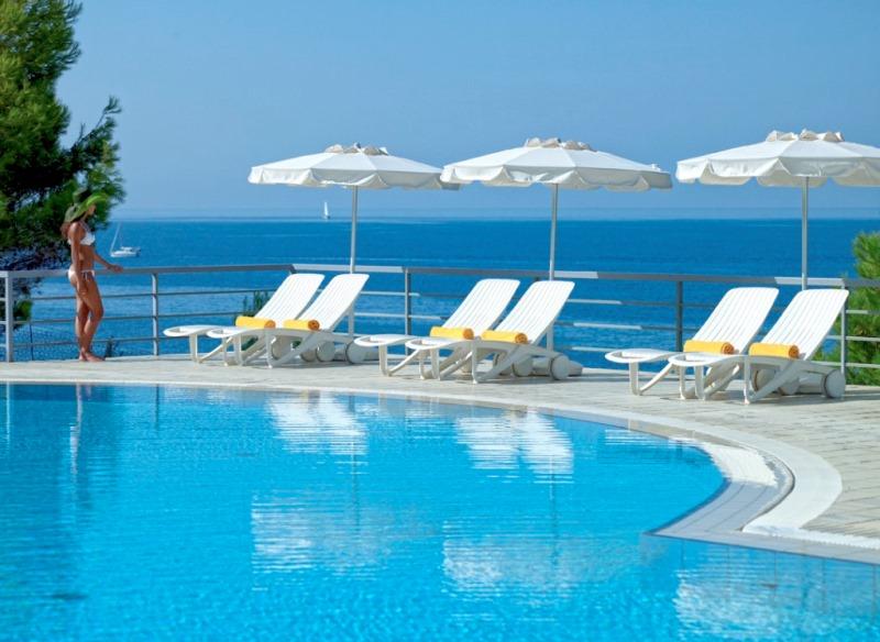 White Rocks Hotel & Bungalows