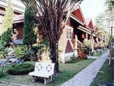 Ban Khun Yom Hotel