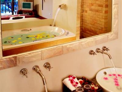 The Sunset Beach Resort & Spa Taling Ngam