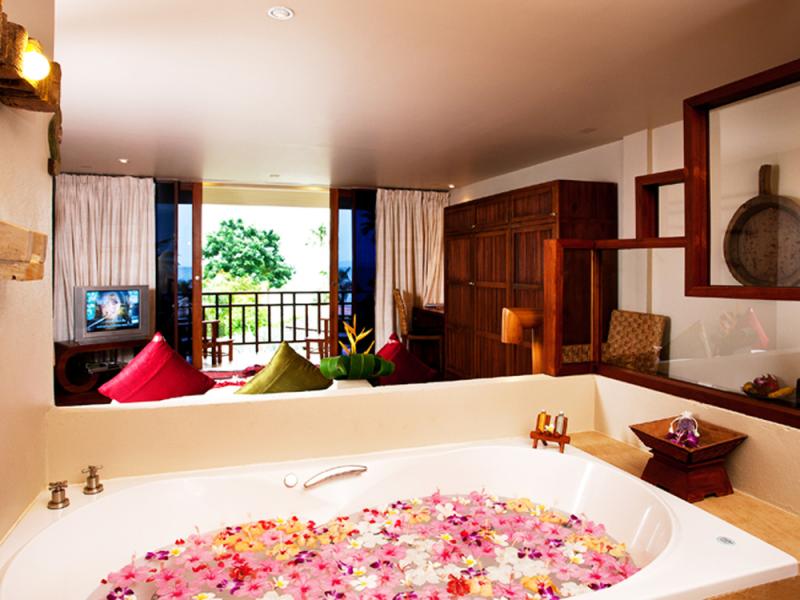 The Sunset Beach Resort & Spa Taling Ngam