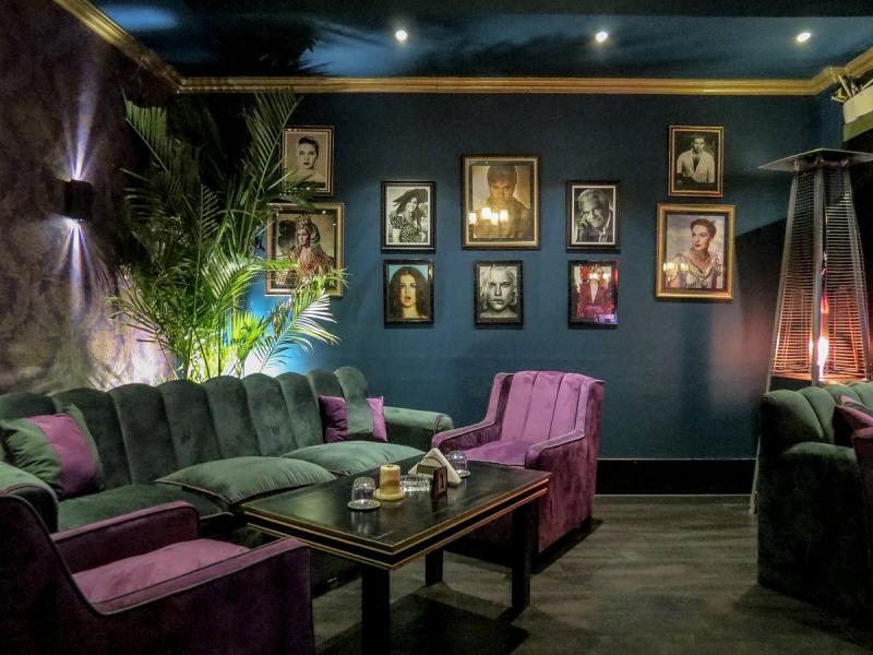 Paradise Inn Windsor Palace Hotel