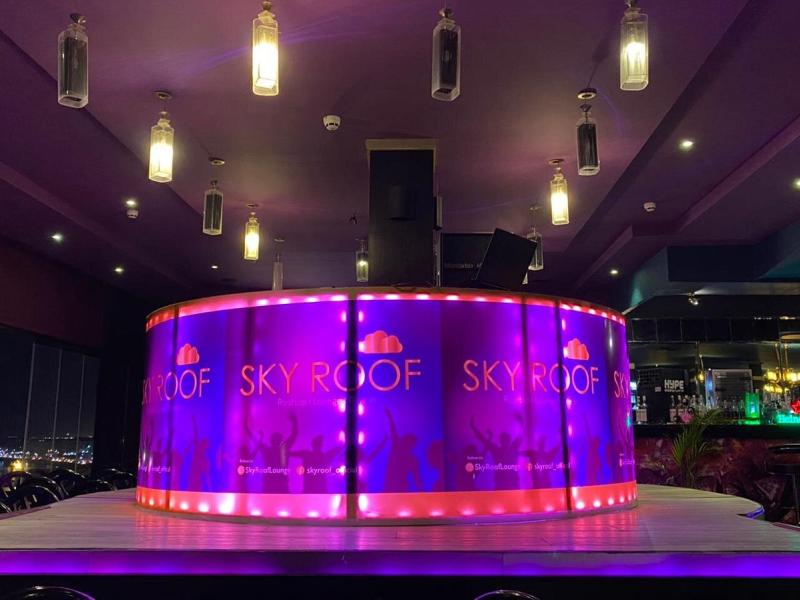 Paradise Inn Windsor Palace Hotel