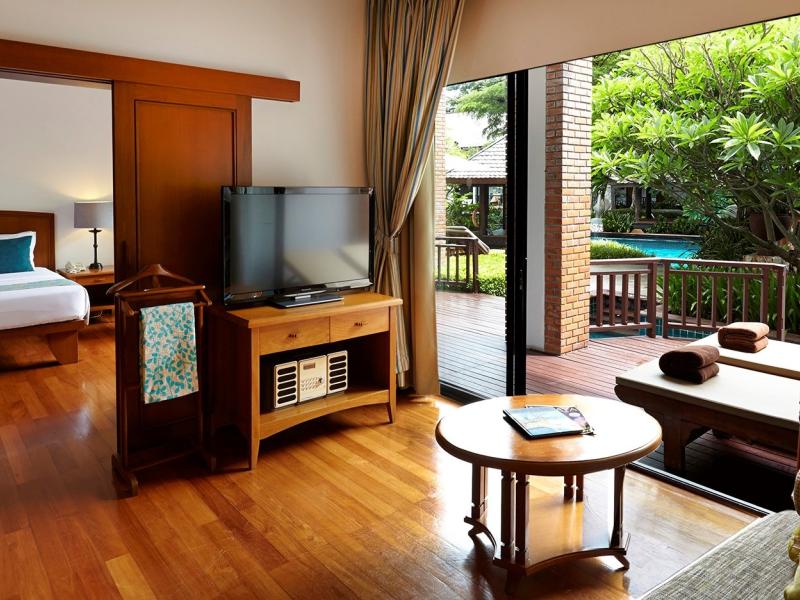 Woodlands Hotel & Resort