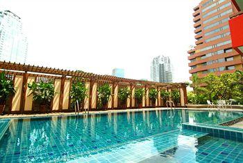 Bandara Suites Silom