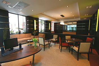 Bandara Suites Silom