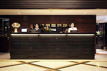 Bandara Suites Silom