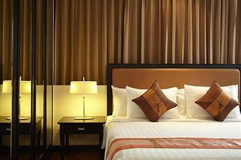Bandara Suites Silom