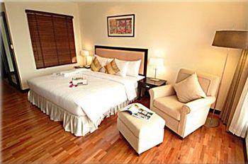 Bandara Suites Silom