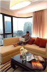 Bandara Suites Silom