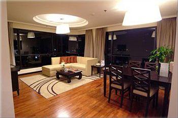 Bandara Suites Silom