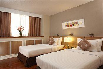 Bandara Suites Silom