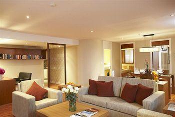 Bandara Suites Silom