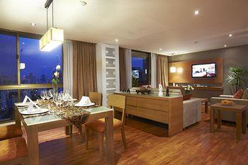 Bandara Suites Silom