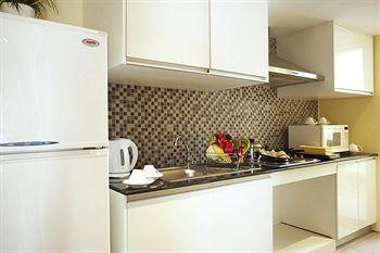 Bandara Suites Silom