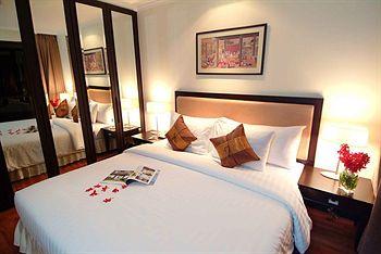 Bandara Suites Silom