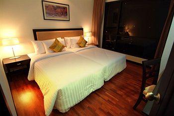 Bandara Suites Silom