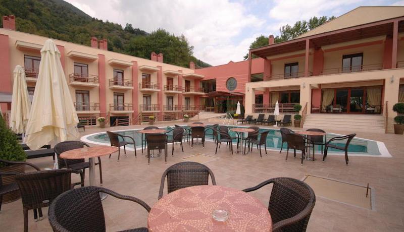 4 Epoxes Hotel Spa