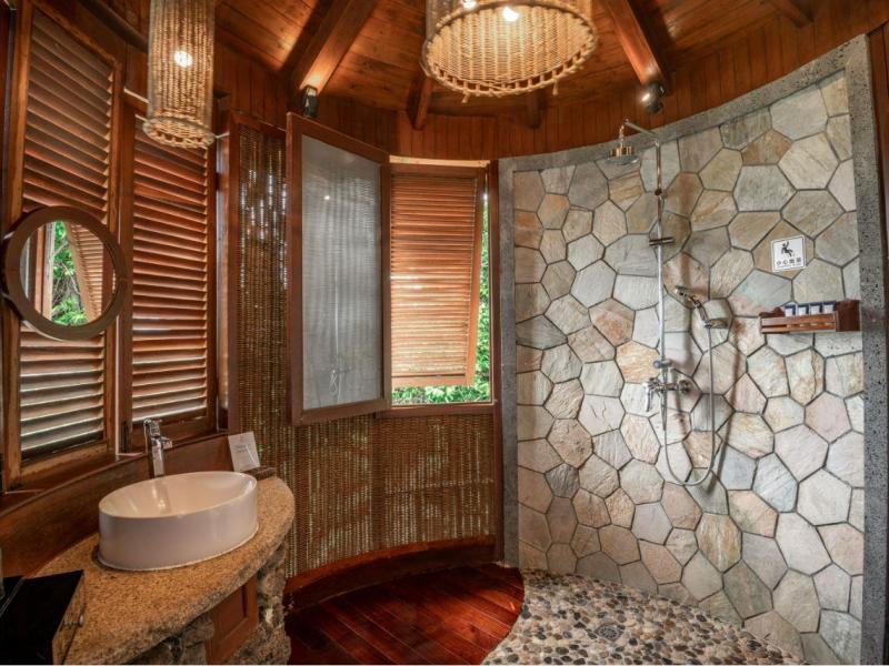 Yalong Bay Earthly Paradise Bird's Nest Resort