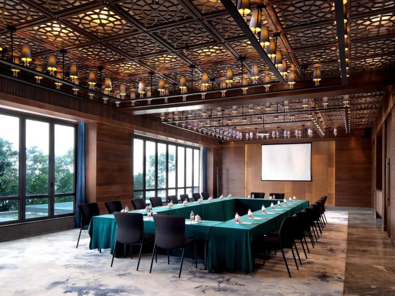 Yalong Bay Earthly Paradise Bird's Nest Resort