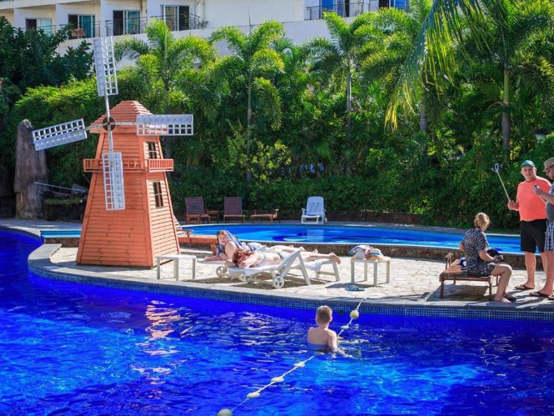 J Hotel (Natural Hot Spring)