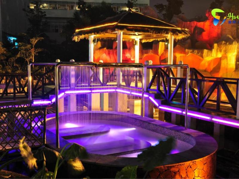 J Hotel (Natural Hot Spring)