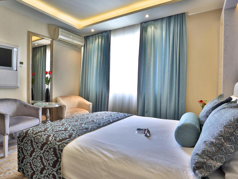AHC Old City Hotel