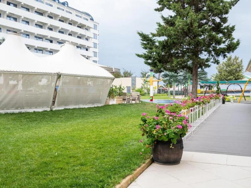 Flamingo Beach Hotel