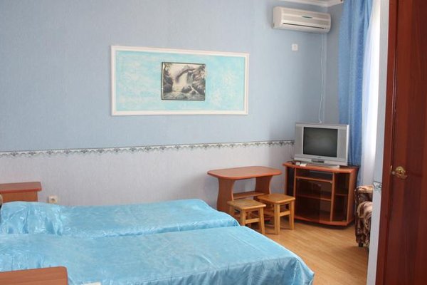 Алые паруса (п. Новомихайловский)