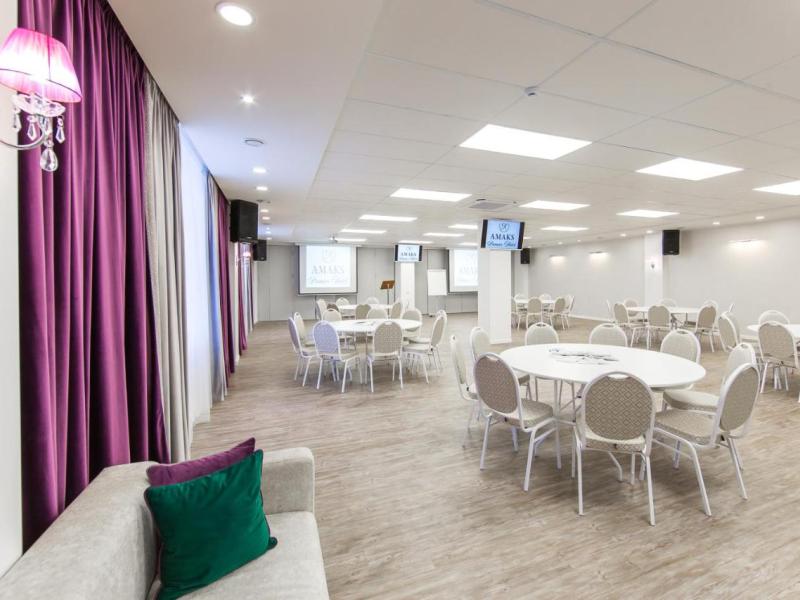 Amaks Premier Hotel