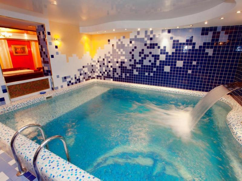Amaks Premier Hotel