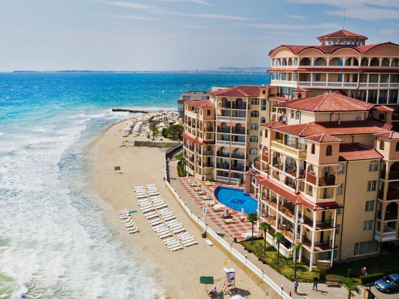 Atrium Beach Hotel