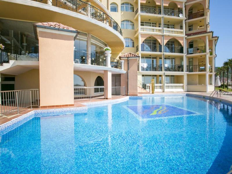 Atrium Beach Hotel