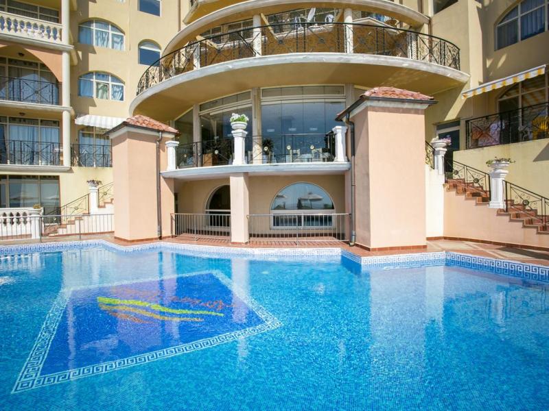 Atrium Beach Hotel