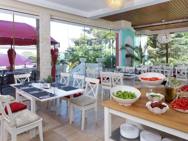 Atrium Beach Hotel