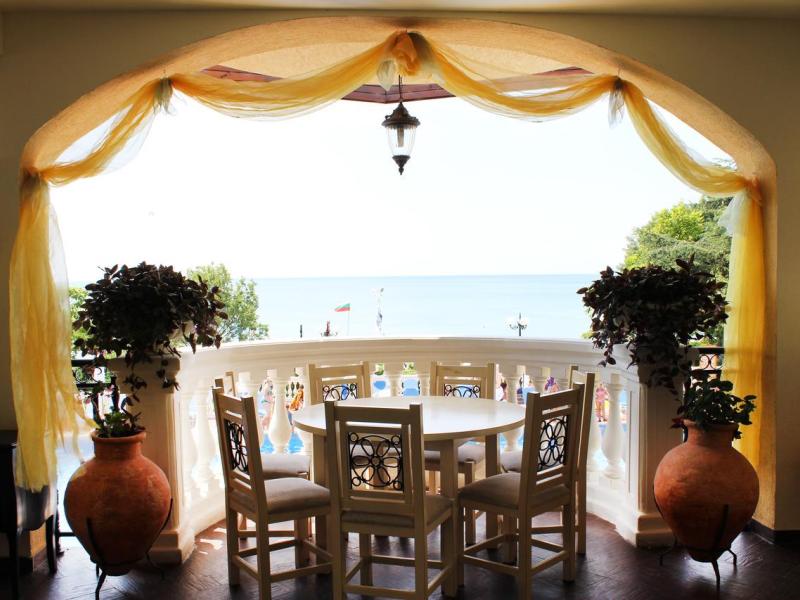 Atrium Beach Hotel